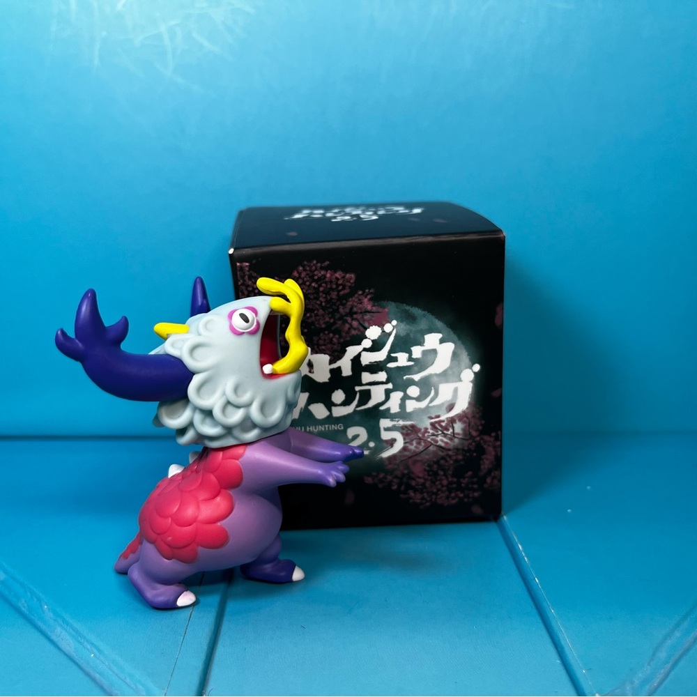 Pop Mart x Paradise - Kaiju Hunting 2.5 - Apuwa by FeeBee Figure